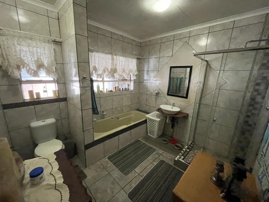 5 Bedroom Property for Sale in Brits North West